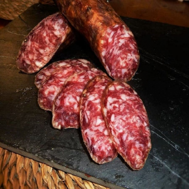 salchichon de cerdo artesano en barra 768x768